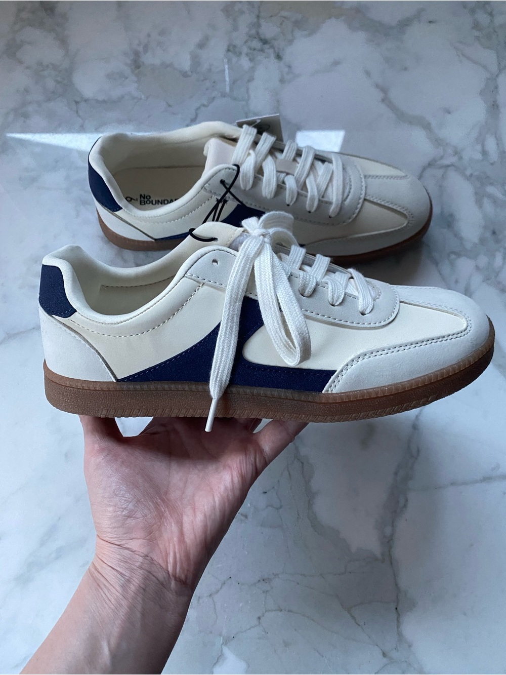 No Boundaries Cream and Navy Retro-Inspired Sneakers Size 9